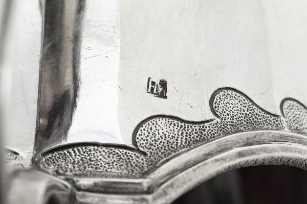 Versatoio. Cagliari met del XVIII secolo, marchi del assaggiatore e dell'argentiere  - Asta Argenti da Collezione | XX secolo - Associazione Nazionale - Case d'Asta italiane