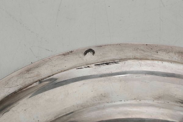 Tazza da puerpera e piatto. Torino, fine XVIII inizi XIX secolo. Assaggiatore Giuseppe Fontana (1787-1815) contrassaggiatore Giuseppe Vernoni (1778-1824)  - Asta Argenti da Collezione | XX secolo - Associazione Nazionale - Case d'Asta italiane