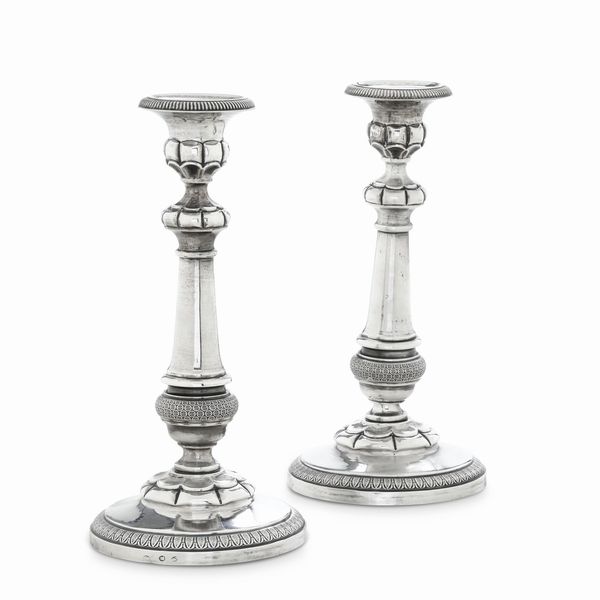 Coppia di candelieri. Torino, marchi in uso dal 1824 al 1872 e marchio dell'argentiere (consunto di difficile lettura)  - Asta Argenti da Collezione | XX secolo - Associazione Nazionale - Case d'Asta italiane