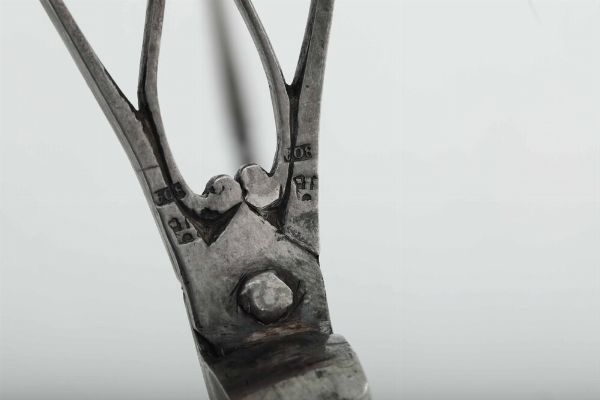 Lucerna. Genova, marchio della Torretta con datario (1)804  - Asta Argenti da Collezione | XX secolo - Associazione Nazionale - Case d'Asta italiane