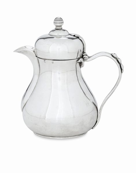 Cuccuma. Venezia XVIII secolo. Marchio dell'argentiere AA e marchio camerale dello stato pontificio in uso dal 1815 al 1872 (di ricontrollo)  - Asta Argenti da Collezione | XX secolo - Associazione Nazionale - Case d'Asta italiane