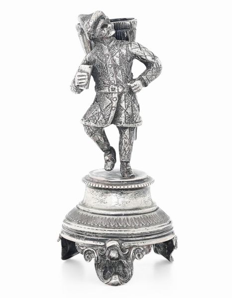 Porta stuzzicadenti raffigurante arlecchino. Veneto XIX secolo  - Asta Argenti da Collezione | XX secolo - Associazione Nazionale - Case d'Asta italiane