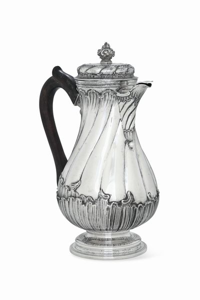 Caffettiera. Roma, ultimo quarto del XVIII secolo. Maestro argentiere Lorenzo Petroncelli (1758-1801)  - Asta Argenti da Collezione | XX secolo - Associazione Nazionale - Case d'Asta italiane