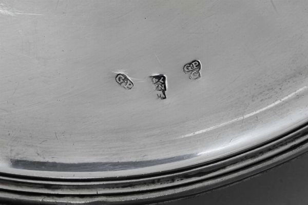 Alzata. Napoli quarto decennio del XVIII secolo. Marchi del console e argentiere Giuseppe Parmentiero  - Asta Argenti da Collezione | XX secolo - Associazione Nazionale - Case d'Asta italiane