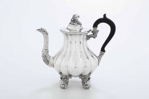 Caffettiera. Napoli, prima met del XIX secolo. Saggiatore Paulo de Blasio, argentiere Mariano Florio  - Asta Argenti da Collezione | XX secolo - Associazione Nazionale - Case d'Asta italiane