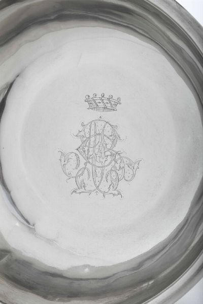 Brocca e bacile. Sicilia (Catania?), prima met del XIX secolo. Marchi camerali e consolari parziali di difficile lettura  - Asta Argenti da Collezione | XX secolo - Associazione Nazionale - Case d'Asta italiane