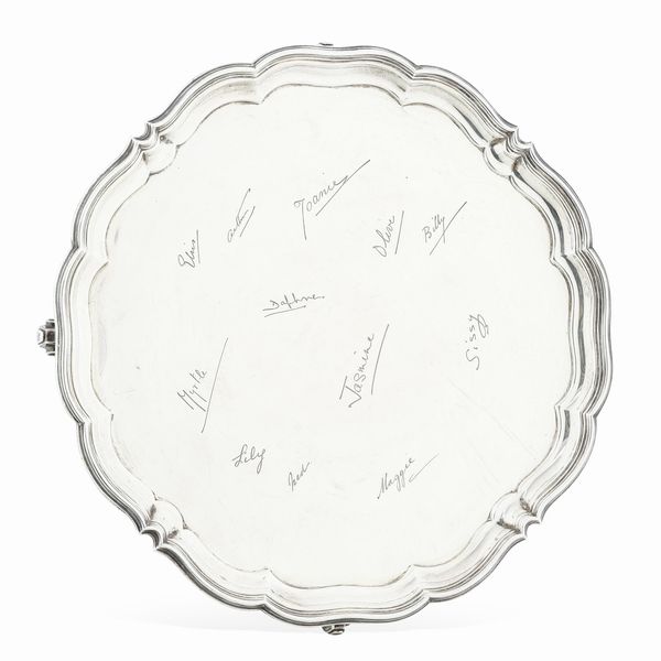 Salver. Londra, 1936. Argentiere Sebastian Henry Garrard  - Asta Argenti da Collezione | XX secolo - Associazione Nazionale - Case d'Asta italiane