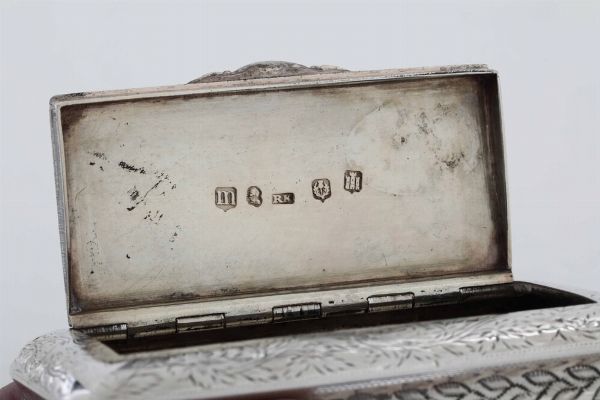 Tabacchiera. Edimburgo 1818, marchio dell'argentiere (Robert Keay I o Robert Kerr)  - Asta Argenti da Collezione | XX secolo - Associazione Nazionale - Case d'Asta italiane