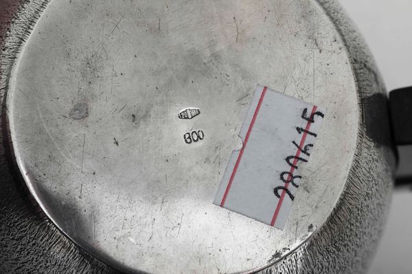 Servizio da t e caff dec. Argenteria artistica milanese del XX secolo. Bollo con fascio littorio in uso dal 1925 al 1945. Argentiere non identificato.  - Asta Argenti da Collezione | XX secolo - Associazione Nazionale - Case d'Asta italiane