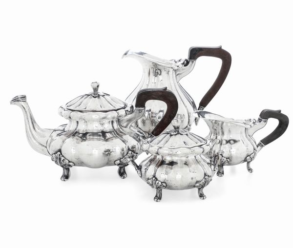 Servizio da t� e caff�. Argenteria artistica milanese, marchi con fascio littorio in uso dal 1935 al 1945, argentiere non identificato  - Asta Argenti da Collezione | XX secolo - Associazione Nazionale - Case d'Asta italiane
