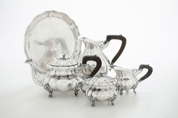 Servizio da t� e caff�. Argenteria artistica milanese, marchi con fascio littorio in uso dal 1935 al 1945, argentiere non identificato  - Asta Argenti da Collezione | XX secolo - Associazione Nazionale - Case d'Asta italiane