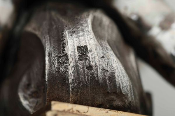 Quattro gruppi raffiguranti giochi tra putti. Argenteria artistica napoletana, prima met del XX secolo. Marchio con fascio littorio in uso dal 1935 al 1945. Argentiere Luigi Avolio. Firma incusa Avolio  - Asta Argenti da Collezione | XX secolo - Associazione Nazionale - Case d'Asta italiane