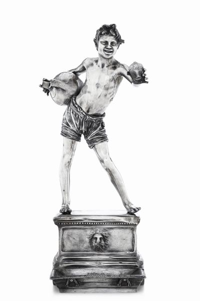 Acquaiolo con pantaloncino. Napoli, XX secolo. Firma incisa Gemito, marchio della Fonderia Gemito Napoli incusso e scritta da Dall'originale prop. del Re di Napoli SM Francesco II Napoli Gemito  - Asta Argenti da Collezione | XX secolo - Associazione Nazionale - Case d'Asta italiane