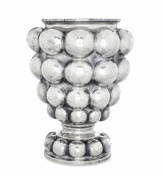 Importante vaso. Maison Mario Buccellati, Milano, secondo quarto del XX secolo. Marchio con Fascio Littorio in uso dal 1835 al 1845. Firma incussa M. Buccellati  - Asta Argenti da Collezione | XX secolo - Associazione Nazionale - Case d'Asta italiane