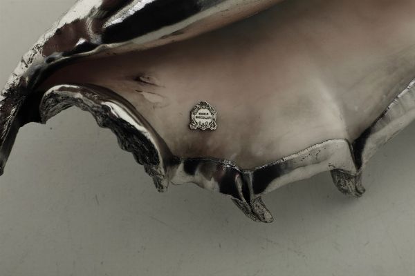 Conchiglia rivestita in argento. Etichetta a scudo Mario Buccellati. Italia XX-XXI secolo  - Asta Argenti da Collezione | XX secolo - Associazione Nazionale - Case d'Asta italiane