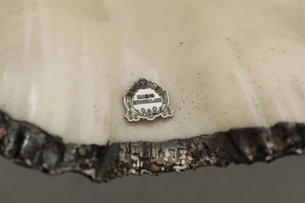 Conchiglia rivestita in argento. Etichetta a scudo Mario Buccellati. Italia XX-XXI secolo  - Asta Argenti da Collezione | XX secolo - Associazione Nazionale - Case d'Asta italiane