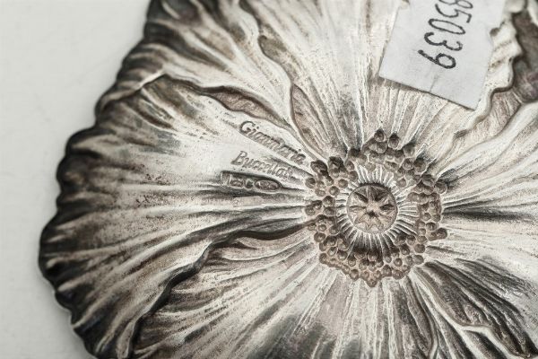 Tre ciotoline a fiore. Argentiere Clementi, Bologna per Maison Gianmaria Buccellati. Italia XX-XXI secolo  - Asta Argenti da Collezione | XX secolo - Associazione Nazionale - Case d'Asta italiane
