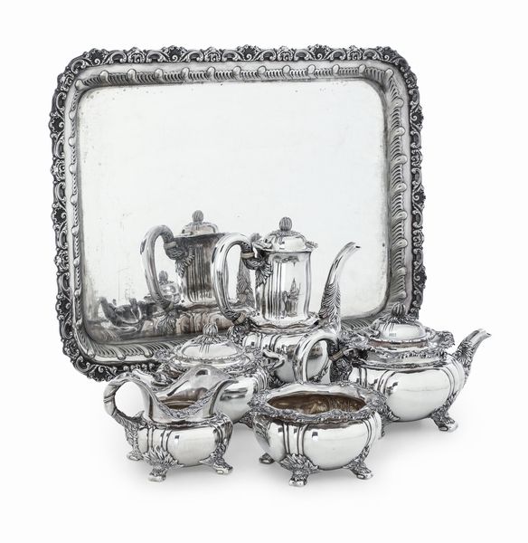Servizio da t e caff composto da lattiera, teiera, caffettiera e zuccheriera in argento sterling fuso sbalzato e cesellato. Tiffany & Co., USA, XX secolo  - Asta Argenti da Collezione | XX secolo - Associazione Nazionale - Case d'Asta italiane
