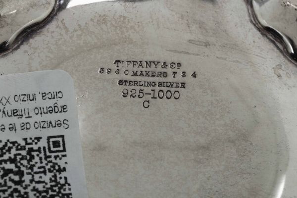 Servizio da t e caff composto da lattiera, teiera, caffettiera e zuccheriera in argento sterling fuso sbalzato e cesellato. Tiffany & Co., USA, XX secolo  - Asta Argenti da Collezione | XX secolo - Associazione Nazionale - Case d'Asta italiane