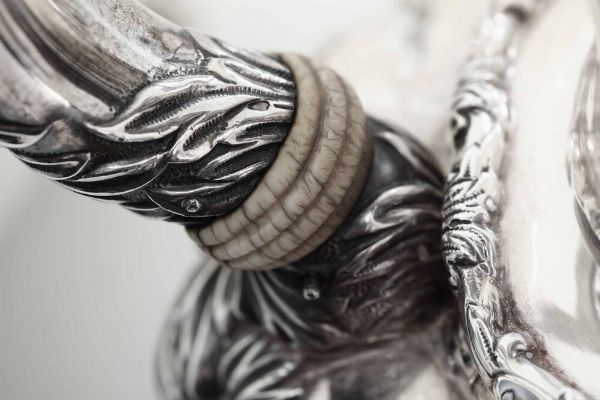 Servizio da t e caff composto da lattiera, teiera, caffettiera e zuccheriera in argento sterling fuso sbalzato e cesellato. Tiffany & Co., USA, XX secolo  - Asta Argenti da Collezione | XX secolo - Associazione Nazionale - Case d'Asta italiane
