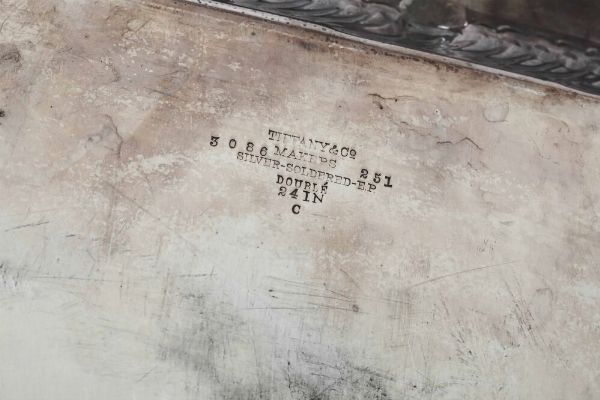 Servizio da t e caff composto da lattiera, teiera, caffettiera e zuccheriera in argento sterling fuso sbalzato e cesellato. Tiffany & Co., USA, XX secolo  - Asta Argenti da Collezione | XX secolo - Associazione Nazionale - Case d'Asta italiane