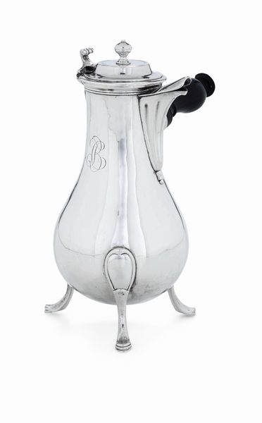 Caffettiera. Parigi, secondo quarto del XVIII secolo, marchio dell'argentiere (parziale di difficile lettura)  - Asta Argenti da Collezione | XX secolo - Associazione Nazionale - Case d'Asta italiane