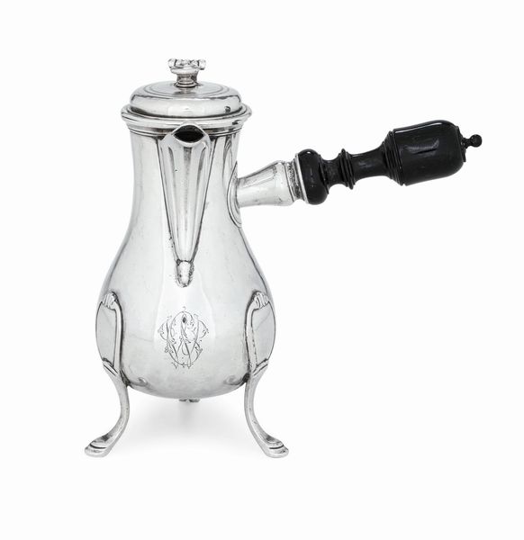 Caffettiera. Parigi 1783-1789. Marchi consunti di difficile lettura.  - Asta Argenti da Collezione | XX secolo - Associazione Nazionale - Case d'Asta italiane