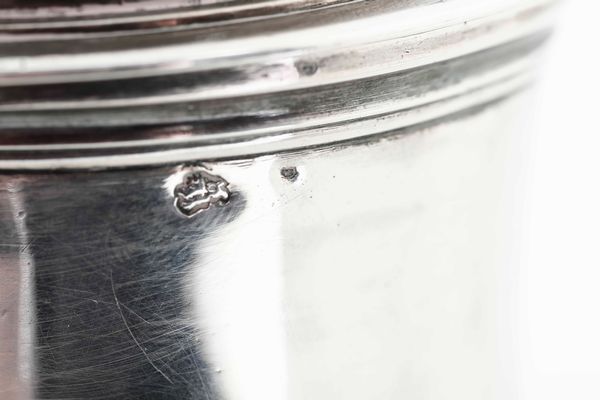 Cioccolatiera. Francia (?), seconda met del XVIII secolo. Marchi consunti di difficile lettura.  - Asta Argenti da Collezione | XX secolo - Associazione Nazionale - Case d'Asta italiane