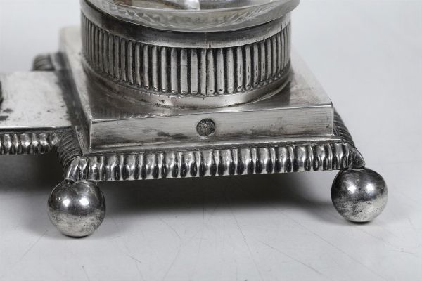 Coppia di saliere. Parigi, prima met del XIX secolo  - Asta Argenti da Collezione | XX secolo - Associazione Nazionale - Case d'Asta italiane