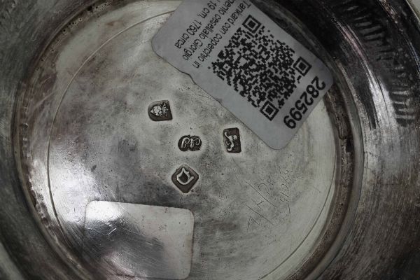 Tankard. Londra 1759. Argentiere Alexander Johnstone  - Asta Argenti da Collezione | XX secolo - Associazione Nazionale - Case d'Asta italiane