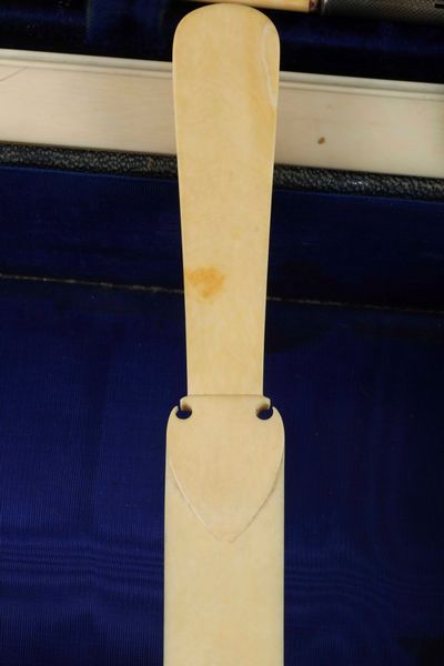 Necessaire da viaggio. Francia XIX-XX secolo. Marchio per l'argento primo titolo in uso dal 1838  - Asta Argenti da Collezione | XX secolo - Associazione Nazionale - Case d'Asta italiane