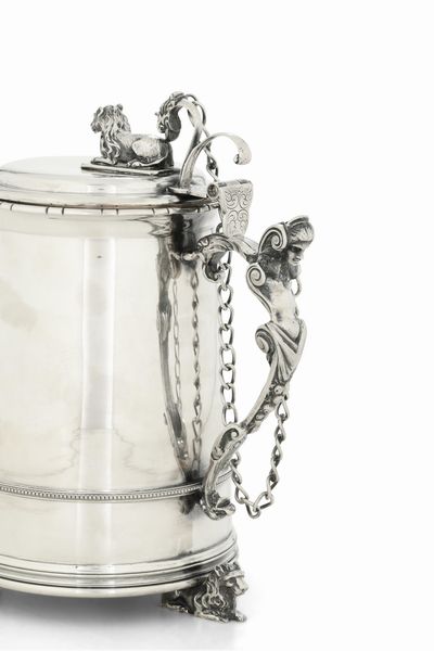 Tankard. Marchi di fantasia ad imitazione dell'argenteria antica. Manifattura europea (Hanau?), XIX-XX secolo  - Asta Argenti da Collezione | XX secolo - Associazione Nazionale - Case d'Asta italiane