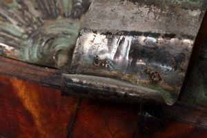 Importante crocifisso entro teca in legno intagliato e dorato. Palermo 1765. Marchi del Console Gaspare Leone e dellargentiere G.R. (non identificato)  - Asta Argenti da Collezione | XX secolo - Associazione Nazionale - Case d'Asta italiane