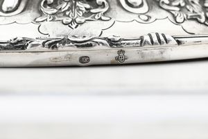 Importante zuppiera. Torino, seconda met del XVIII secolo. Assaggiatore Carlo Mica (1759-1787), contrassaggiatore Giovan Battista Carron (1753-1778)  - Asta Argenti da Collezione | XX secolo - Associazione Nazionale - Case d'Asta italiane