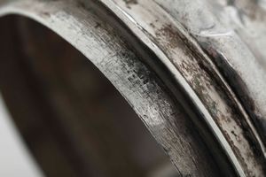 Versatoio. Torino, met del XVIII secolo. Marchio dell'assaggiatore GGR (documentato ante 1753 ma non identificato).<BR>CFR: Argenti Sabaudi del XVIII secolo a cura di Gianfranco Fina, Silvana Editoriale 2012 pagina 70-71-247  - Asta Argenti da Collezione | XX secolo - Associazione Nazionale - Case d'Asta italiane