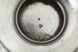 Tazza da puerpera con presentoire. Torino, primo quarto del XIX secolo. Argentiere Carlo Balbino (1798-1824)  - Asta Argenti da Collezione | XX secolo - Associazione Nazionale - Case d'Asta italiane