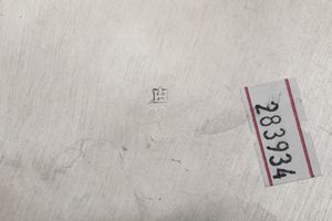 Piatto. Genova XVIII secolo. Marchio della Torretta con datario (consunto di difficile lettura). Del lotto fanno parte due piatti simili in argento, Italia XIX-XX secolo. Uno Milano, bottega di Luigi Enin  - Asta Argenti da Collezione | XX secolo - Associazione Nazionale - Case d'Asta italiane