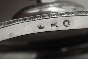 Coppia di candelieri. Milano XIX secolo. Argentiere Lorenzo Beltrami (1826-1842)  - Asta Argenti da Collezione | XX secolo - Associazione Nazionale - Case d'Asta italiane