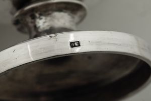 Tazza da puerpera. Firenze, seconda o terza decade del XIX secolo. Argentiere Giovanni o Gaetano Guadagni  - Asta Argenti da Collezione | XX secolo - Associazione Nazionale - Case d'Asta italiane