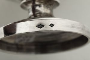 Tazza da puerpera. Firenze, seconda o terza decade del XIX secolo. Argentiere Giovanni o Gaetano Guadagni  - Asta Argenti da Collezione | XX secolo - Associazione Nazionale - Case d'Asta italiane