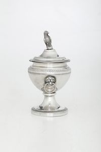 Zuccheriera. Napoli, prima met del XIX secolo. Assaggiatore Paolo De Blasio (dal 1832 al 1835). Argentiere Gennaro Russo  - Asta Argenti da Collezione | XX secolo - Associazione Nazionale - Case d'Asta italiane