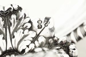 Importante coppia di legumiere. Londra, 1815. Argentiere Paul Storr (una presa del coperchio di epoca posteriore 1840-1850 ca.)  - Asta Argenti da Collezione | XX secolo - Associazione Nazionale - Case d'Asta italiane