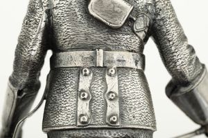 Coppia di trombettieri dei corazzieri. Argenteria artistica milanese del XX-XXI secolo. Argentiere Umberto Malinverni  - Asta Argenti da Collezione | XX secolo - Associazione Nazionale - Case d'Asta italiane