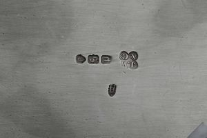 Teiera. Inghilterra, fine del XIX secolo (apparentemente priva di bollatura)  - Asta Argenti da Collezione | XX secolo - Associazione Nazionale - Case d'Asta italiane