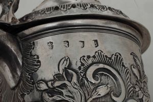 Tankard. Londra 1726, argentiere Charles Perrier  - Asta Argenti da Collezione | XX secolo - Associazione Nazionale - Case d'Asta italiane