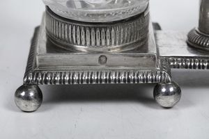 Coppia di saliere. Parigi, prima met del XIX secolo  - Asta Argenti da Collezione | XX secolo - Associazione Nazionale - Case d'Asta italiane