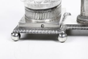 Coppia di saliere. Parigi, prima met del XIX secolo  - Asta Argenti da Collezione | XX secolo - Associazione Nazionale - Case d'Asta italiane