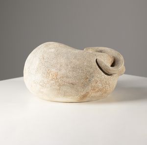 CERAMICHE PETUCCO : Bovino accovacciato  - Asta Asta 410 | DESIGN E ARTI DECORATIVE DEL NOVECENTO - CERAMICHE Online - Associazione Nazionale - Case d'Asta italiane