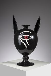MUNARI CLETO - Vaso scultura con occhio e allegoria zoomorfa