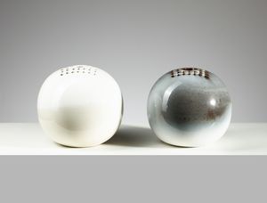 BUCCI FRANCO  (1933 - 2002) - Coppia di vasi a sfera per Laboratorio Pesaro